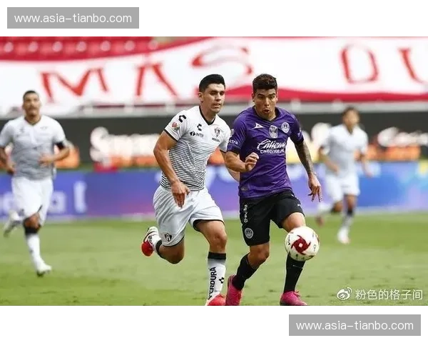 金戈铁马与绿茵谋略：老虎大学VS帕丘卡，墨西哥足球的权力之巅